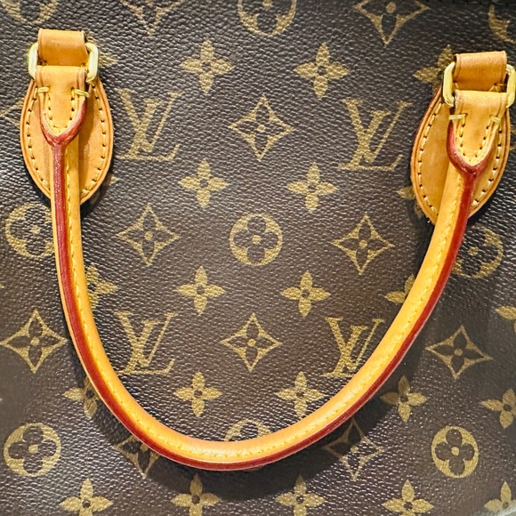 Louis Vuitton Crossbody - Picture 2 of 11